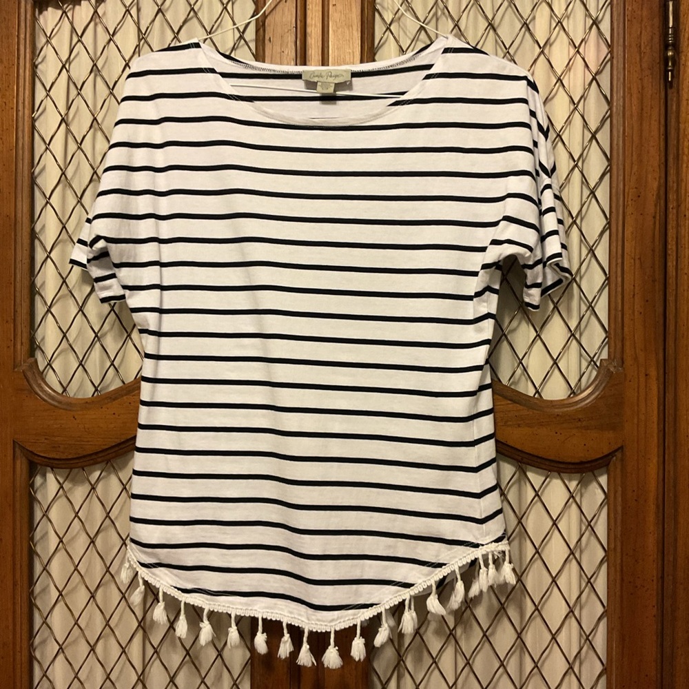 Cute Striped black & white top tee with fringe tassels SP curved hem